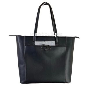 OE Cloe black leather handbag